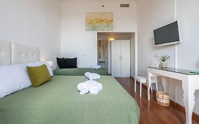 Blanco Rooms